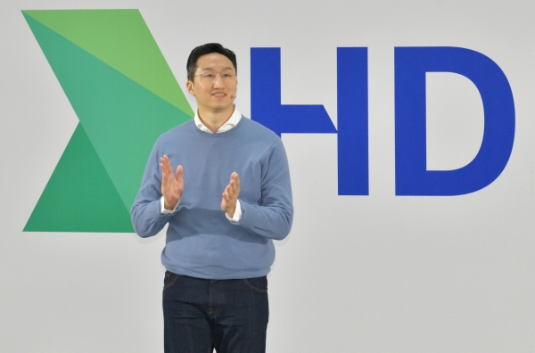 ▲지난 26일 경기도 판교 GRC에서 열린 HD현대 50주년 비전 선포식에서 정기선 사장이 “일하고 싶은 회사를 만들 것”이라며 새 기업문화의 필요성을 강조하고 있다.