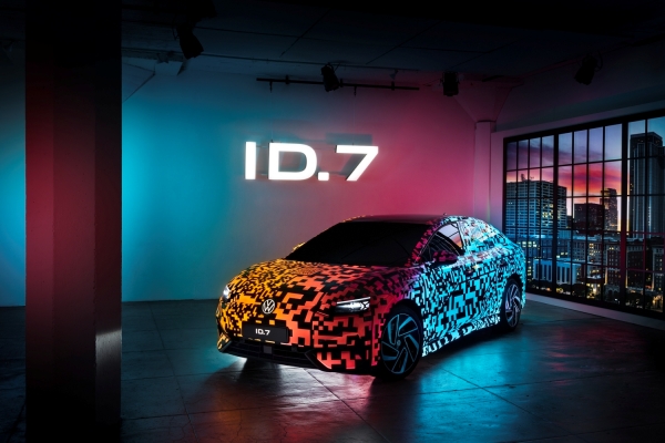 ▲폭스바겐이 CES 2023에서 자사의 첫 번째 순수 전기 세단 'ID.7'을 공개했다.
