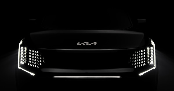 ▲기아가 'The Kia EV9'의 공개에 앞서 티저 이미지와 영상을 2일 선보였다.