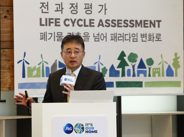 ▲허탁 건국대학교 화학공학부 명예 교수·한국환경한림원 회장