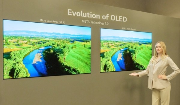 ▲LG디스플레이 3세대 OLED TV 패널