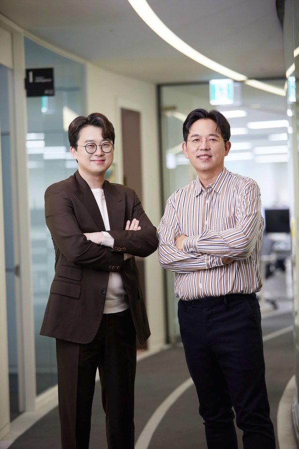 ▲김일두 대표(왼쪽), 김병학 신임 대표(오른쪽)