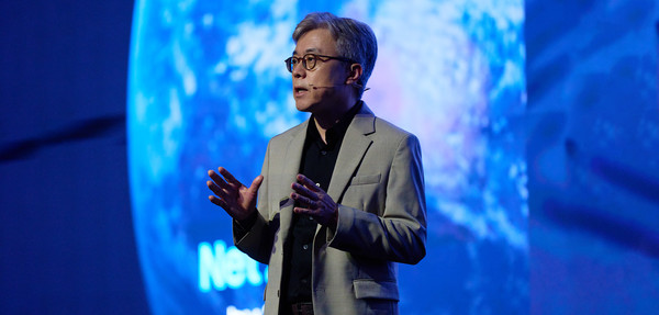 ▲'삼성 파운드리 포럼 2023'에서 삼성전자 파운드리사업부 최시영 사장이 기조연설을 하고 있다.