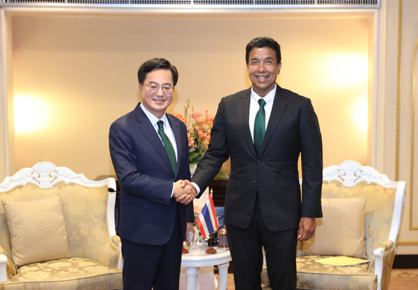 김동연 경기도지사(왼쪽), 찻찻 싯티판 태국 방콕시장