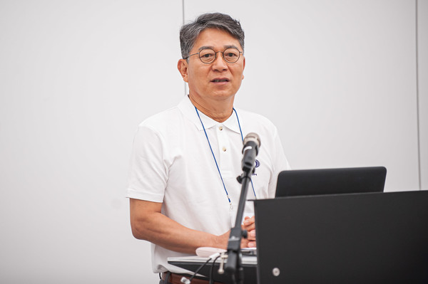 ▲곽재선 KG모빌리티 회장이 토레스 유럽시장 론칭 행사에서 인사말을 하고 있다