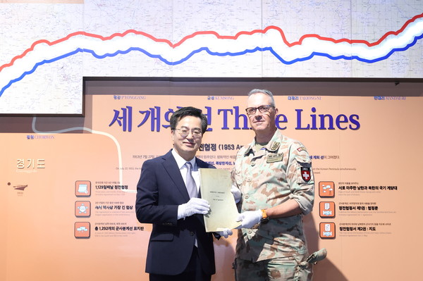 김동연 경기도지사(왼쪽)