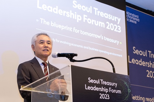 ▲ 지난 12일 서울 포시즌스 호텔에서 SC제일은행이 주최한 Seoul Treasury Leadership Forum에서 박종복 SC제일은행장이 인사말을 하고 있다.