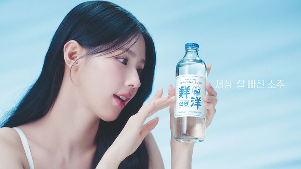 ▲맥키스컴퍼니가 걸그룹 '(여자)아이들'의 미연 씨를 광고 모델로 한 소주 '선양'의 TV 광고에 나선다.