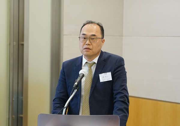 ▲현석 연세대학교 환경금융대학원 교수는 18일 'ESG 환경경영 실태와 실효성 제고방안'을 주제로 개최된 '2023 ESG 포럼'에서 '국내 녹색금융 현황과 실효성 제고방안'을 주제로 발표했다.