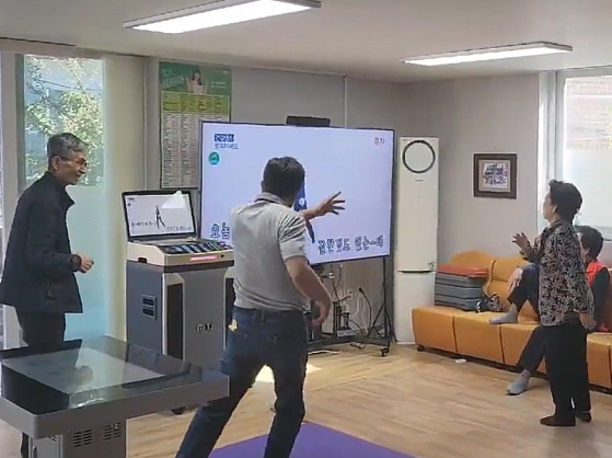 TJ미디어 이동식 노래방 M2