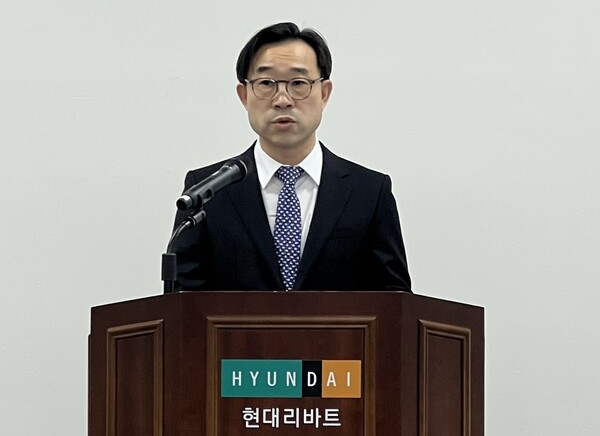 ▲윤기철 현대리바트 대표가 지난 3월 경기도 용인 현대리바트 본사에서 열린 제24기 주주총회에 참석해 발언하고 있다.
