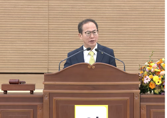 ▲ 임시주주총회에서 발언하고 있는 양종희 회장 내정자