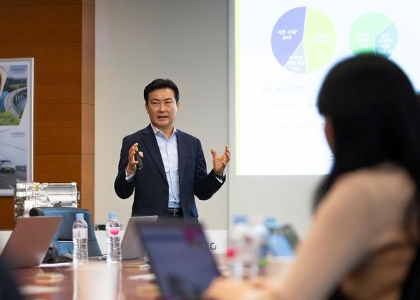 ▲기자간담회에서 비테스코 테크놀로지스 코리아 김준석 대표가 앞으로의 비전을 발표했다.
