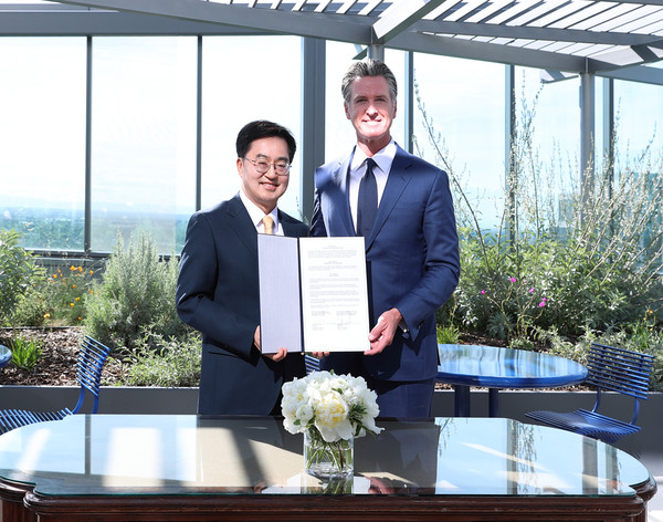 김동연 경기도지사(왼쪽), 개빈 뉴섬 캘리포니아 주지사