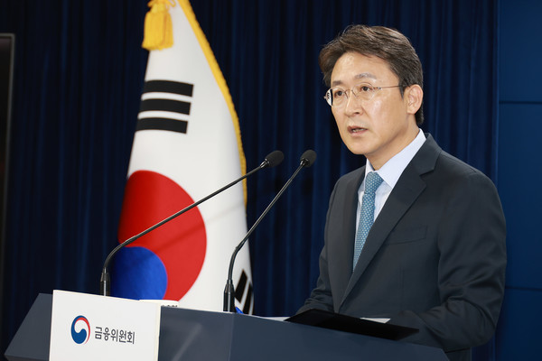 ▲권대영 금융위원회 사무처장이 13일 오전 서울 종로구 정부서울청사 합동브리핑실에서 부동산 PF 연착륙 관련 정책 방향을 설명하고 있다.