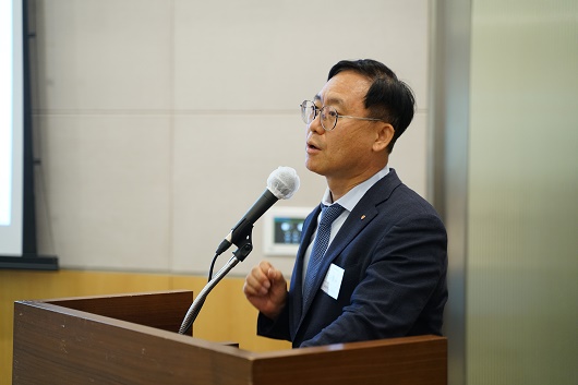 ▲ 김대종 세종대 경영학부 교수가 18일 열린 '2024 소비자금융포럼'에서 발제하고 있다.