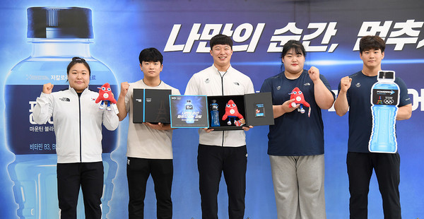▲(왼쪽부터)역도 국가대표 김수현, 박주효, 장연학, 박혜정, 유동주 선수