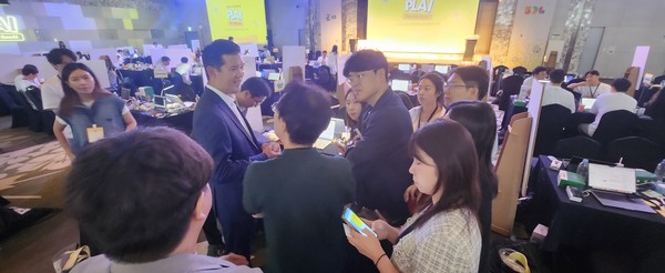 허윤홍 GS건설 대표(왼쪽 두 번째)