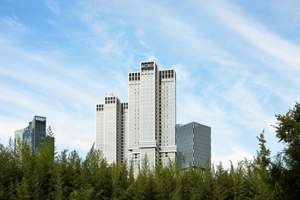 DL이앤씨 아크로 서울포레스트 단지 전경