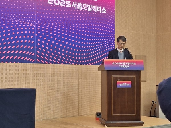 ▲환영사 하는 강남훈 조직위원장