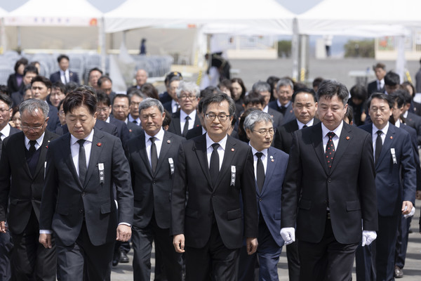 김동연 경기도지사(가운데)