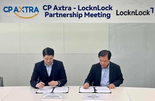 ▲왼쪽부터 CP Axtra의 CEO Mr. Tanit Kane Chearavanont, 락앤락 COO 천해우 부사장