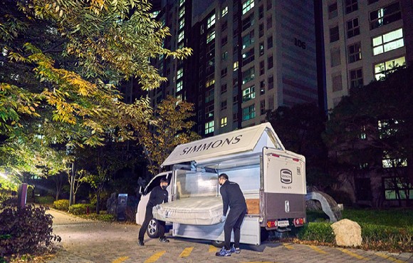 ▲'이브닝 배송' 중인 배송기사들