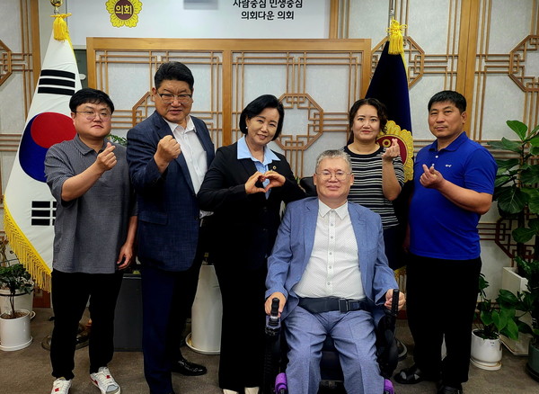 ▲정윤경 경기도의회 부의장(왼쪽 세번째)