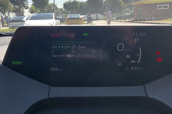 ▲시승에서 프리우스 AWD XLE의 연비는 21.2km/L를 기록했다.