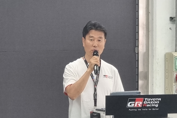 ▲김형준 한국토요타자동차 이사가 지난 16일 인제 스피디움에서 열린 토요타 가주레이싱 모터스포츠 클래스에서 행사에서 개최 이유를 설명하고 있다