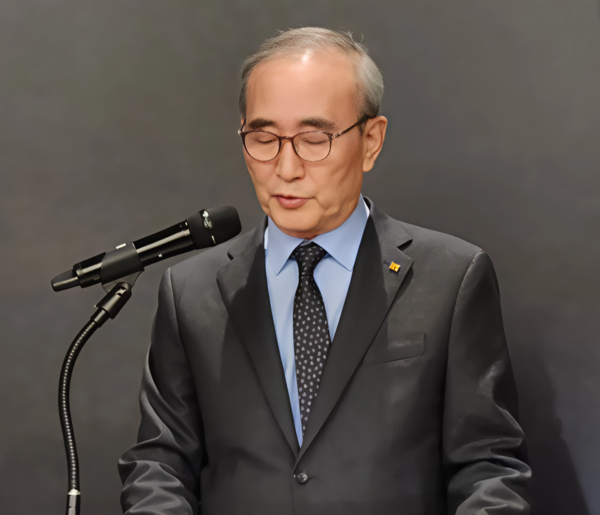 ▲김영섭 KT 대표가 지난 11일 서울 종로구 KT 광화문빌딩 웨스트 사옥에서 최근 발생한 소액결제 피해와 관련해 브리핑을 하고 있다.