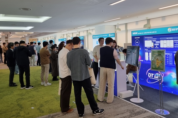 공정 운전 최적화와 설비 안정성 강화를 지원하는 설비 관리 통합 플랫폼 ‘Asset Plus’, 에너지 통합 관제 및 머신러닝 기반의 최적화 시스템 ‘LCEMS’ 등 20여 개 전시부스가 마련된 DT Day