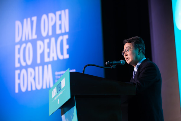 ▲김동연 경기도지사가 3일 소노캄 고양 그랜드볼룸에서 개화사하고 있다