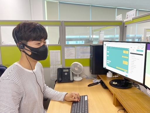 ▲CU 상담사가 실시간으로 고객 문의에 응답하고 있다.