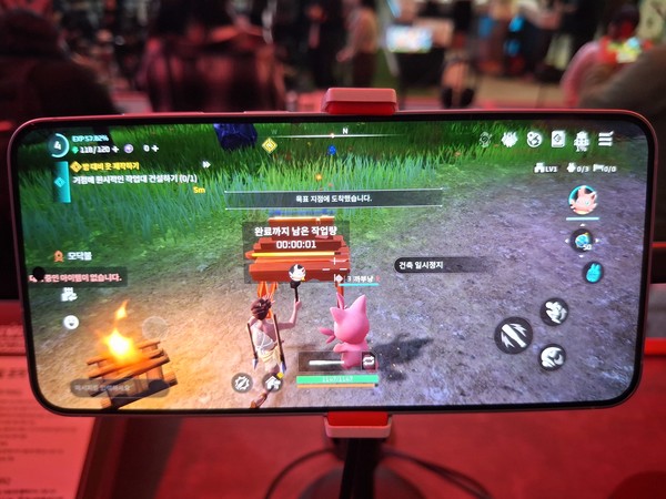 ▲포획돼 길들여진 팰은 주인공이 하는 일을 묵묵히 도와준다