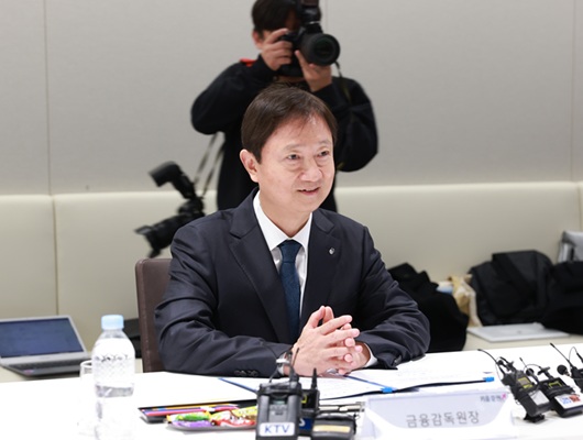 ▲ 24일 키움증권 본사를 찾은 이찬진 금융감독원장