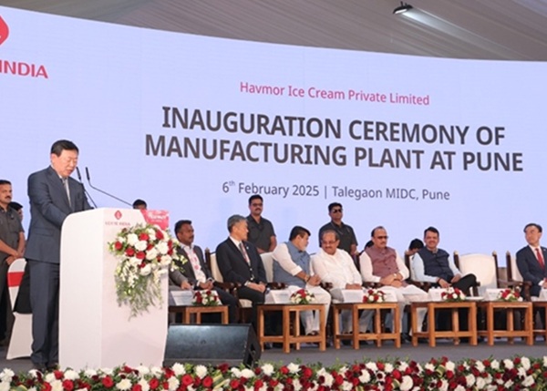 ▲신동빈 롯데 회장(왼쪽 발표자)