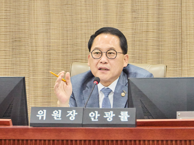 ▲안광률 경기도의회 소속 교육기획위원회 위원장이 '경기도교육청 교직원 마음건강 증진에 관한 조례안'을 대표로 발의했다. 사진=경기도