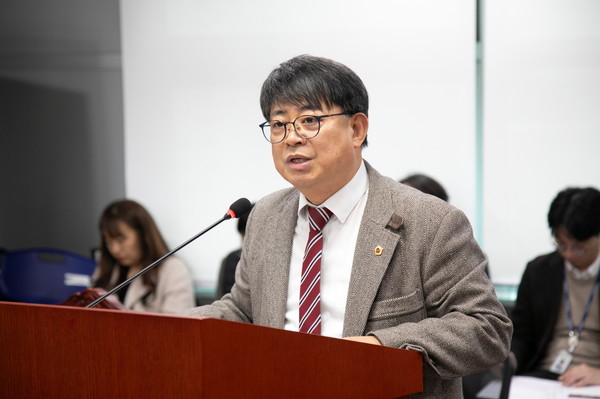 ▲김재훈 경기도의원이 지난 23일 열린 '제389회 임시회 2026년 제1회 추가경정예산안 심사'에서 발언하고 있다. 사진=경기도