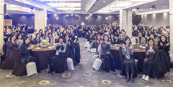▲ 지난 3월 초에 열린 신한 쉬어로즈 컨퍼런스에는 진옥동 신한금융그룹 회장도 참석했다.