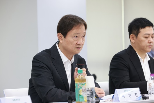 ▲ 이찬진 금융감독원장이 2일 열린 가상자산거래소 CEO 간담회에서 발언하고 있다. (사진제공-금융감독원)