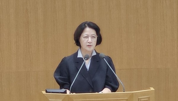 ▲추미애 경기도지사가 14일 경기도의회 본회의장에서 첫 도정 연설을 진행했다. 사진=이예원 기자