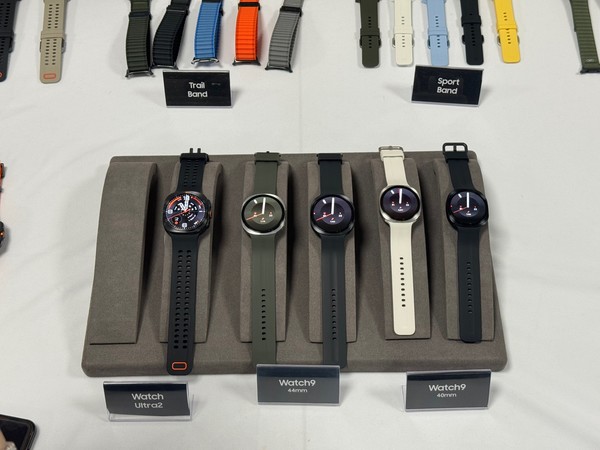 ▲(사진 왼쪽부터) 갤럭시 워치 울트라2, 갤럭시 워치9' 44mm, 40mm